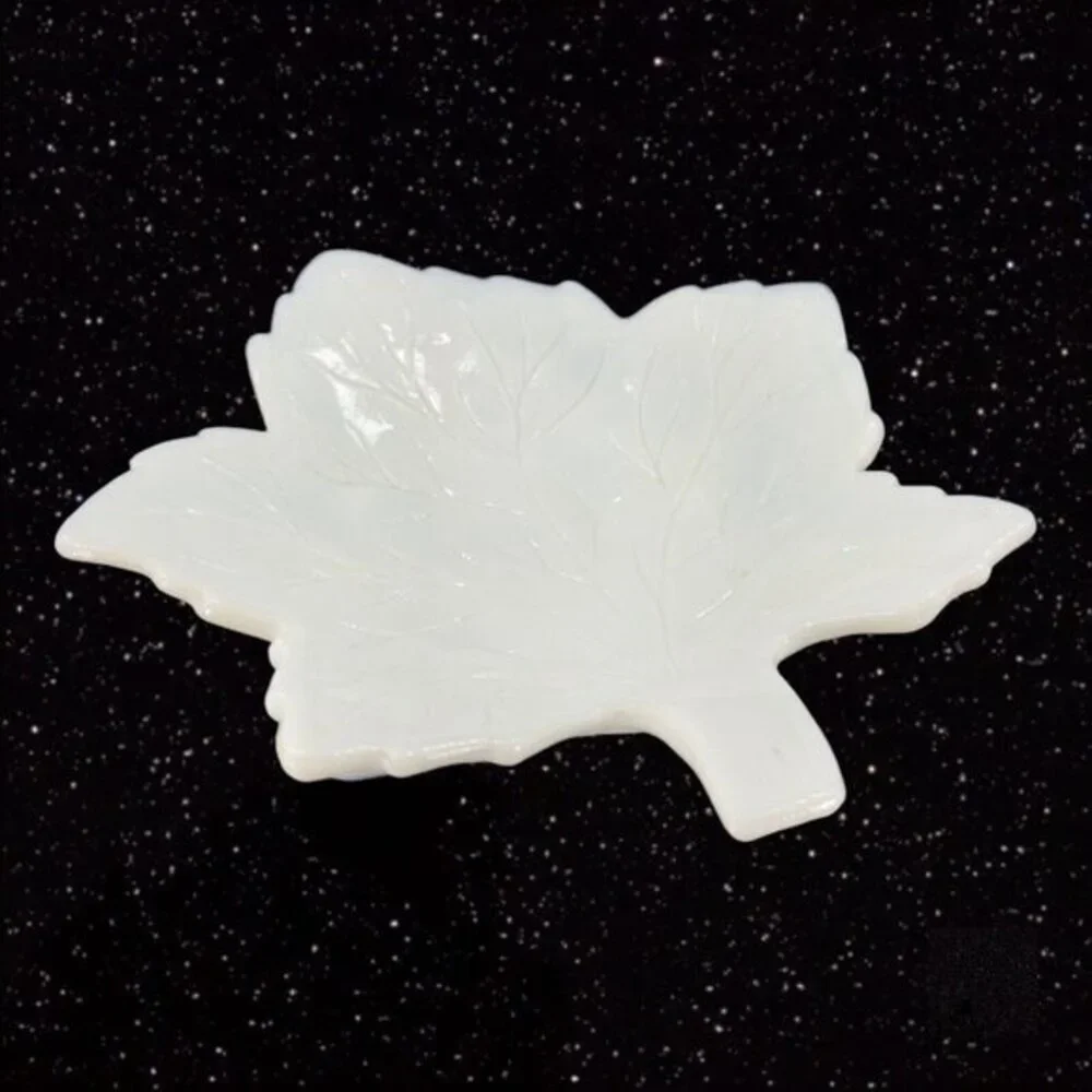 Vintage Westmoreland White‎ Milk Glass Maple Leaf Candy Dish Textured Glass VTG
